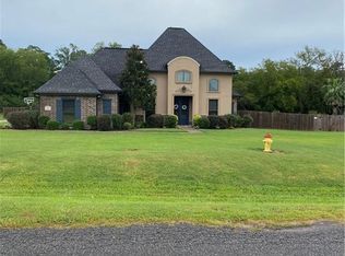 220 Hallmark Dr, Stonewall, LA 71078