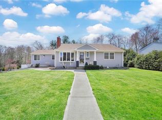 8 Hillcrest Rd, Enfield, CT 06082