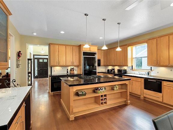 4th image of 3700 Branton Dr