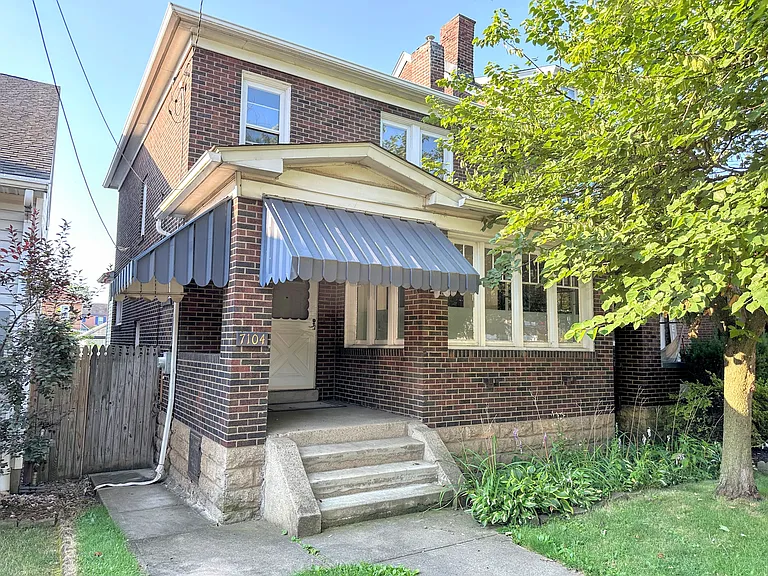 7104 Schoyer Ave — Photo 1