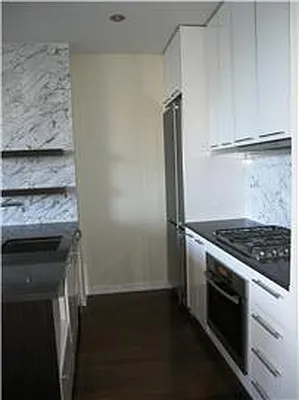 Rented by R New York | media 12