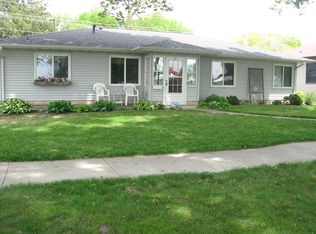 911 Chestnut St, Osage, IA 50461