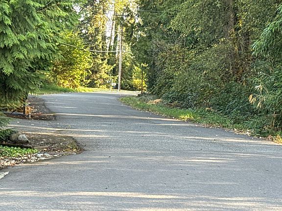 4th image of 822 S Davies Rd