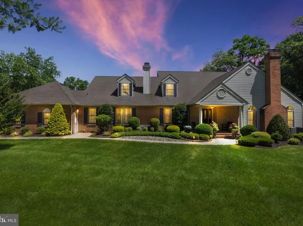 440 Windrow Clusters Dr, Moorestown, NJ 08057