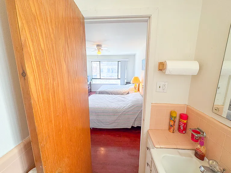 639 Broadway St #2 — Photo 10