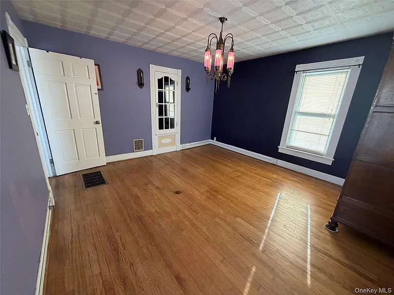 184 Highland Ave — Photo 22