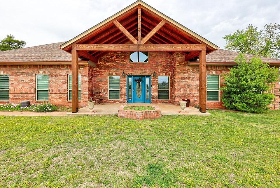 1st image of 4401 Lairds Woods Cir