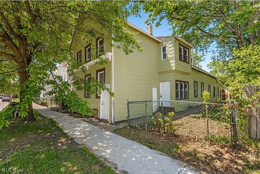 1st image of 3020 W 47th St