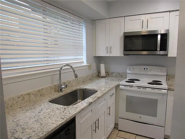 205 Clearview Pkwy #A — Photo 6