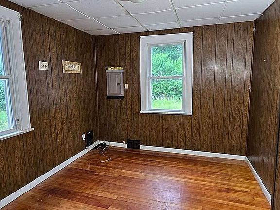 5th image of 251 Marcella Rd