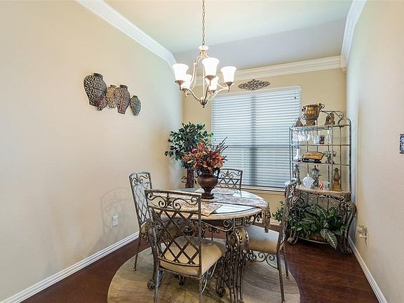 4th image of 7526 Zinnia Ln