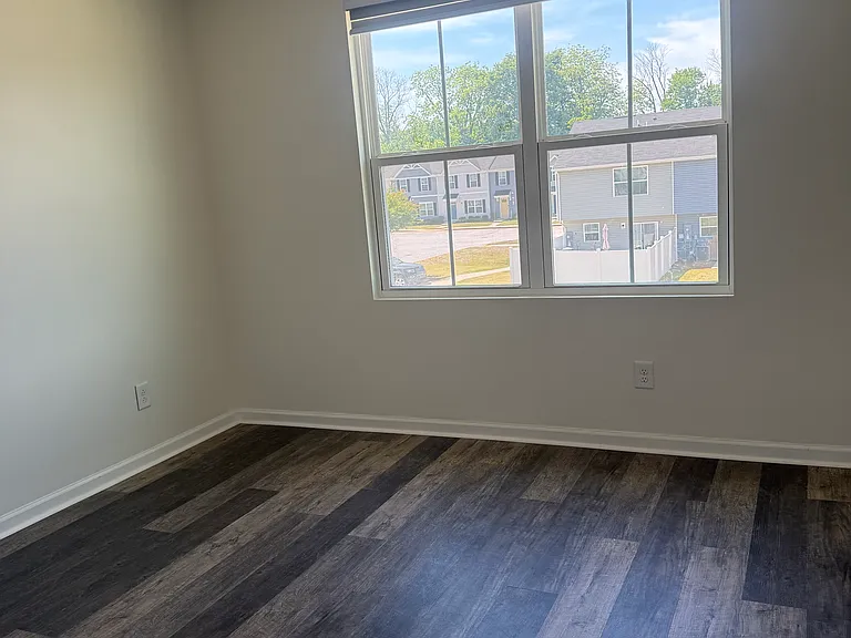 103 Fernside Ct — Photo 8