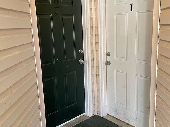 4th image of 137 Willow Creek Cir #2