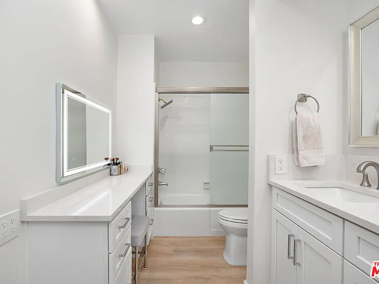 809 S Bundy Dr #205 — Photo 21