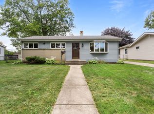434 N Lincoln Ave, Villa Park, IL 60181