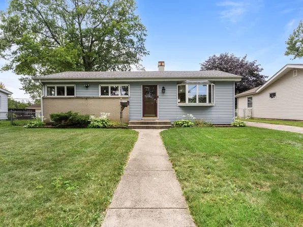 434 N Lincoln Ave, Villa Park, IL 60181