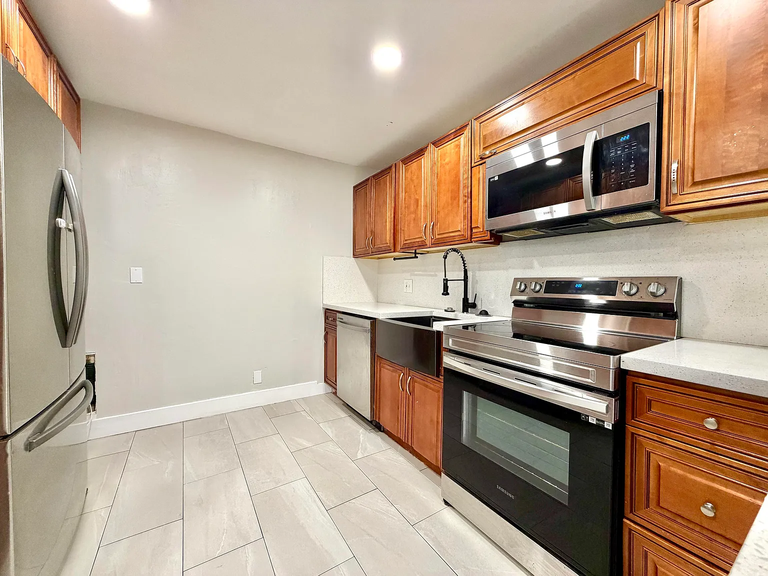 2 bed, 2.0 bath, 1116 sqft, $2,400 — Photo 3