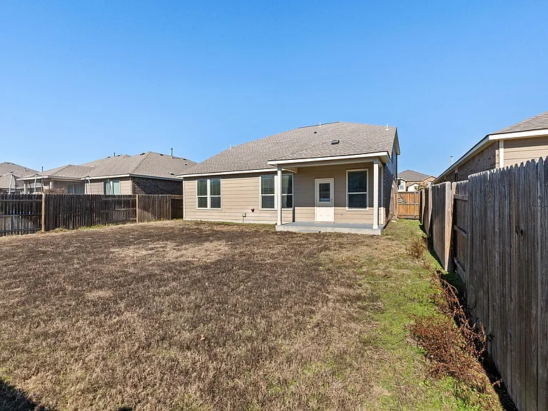 20017 Ploughshores Ln — Photo 36