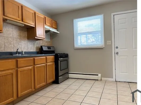 1722 Joanna Ave, Zion, IL 60099