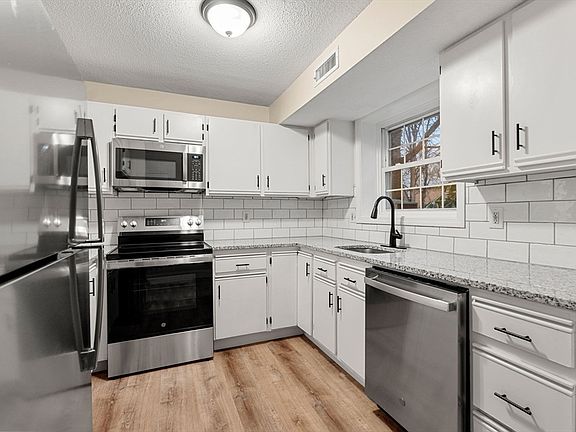 2nd image of 367 Aiken Ave APT 8