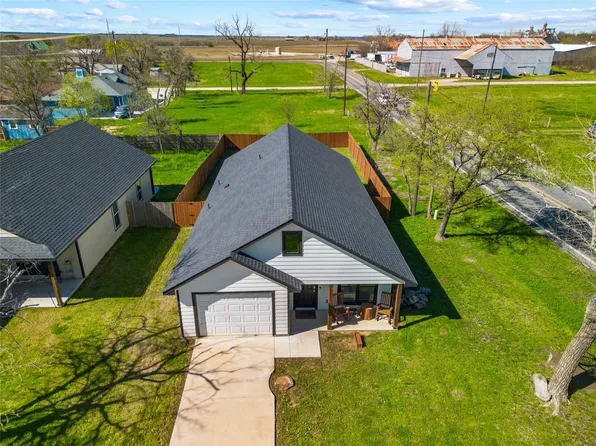 300 W Main St, Itasca, TX 76055