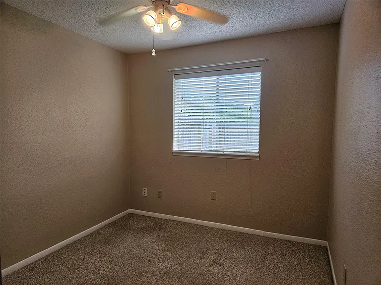 2822 Chimneystone Cir — Photo 14