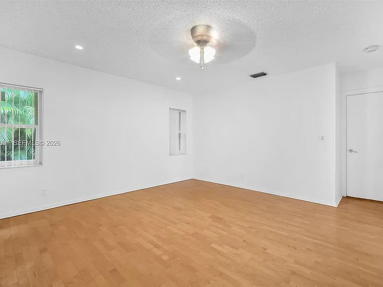 3441 N Hills Dr — Photo 34