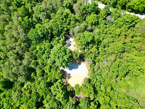 2nd image of 14 Buck Tail Dr