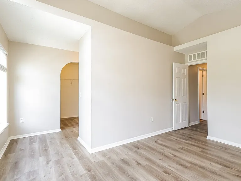 2069 Whispering Trails Blvd — Photo 13