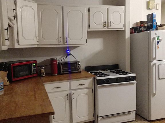 5th image of 2951 W Medill Ave