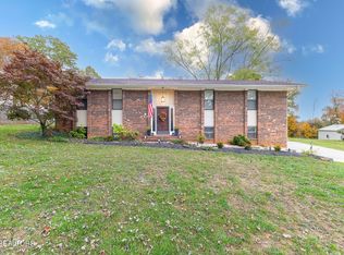 1055 Northview Dr, Lenoir City, TN 37771
