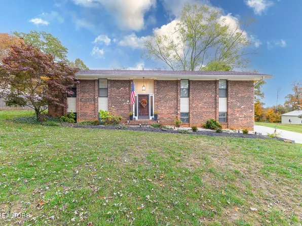 1055 Northview Dr, Lenoir City, TN 37771