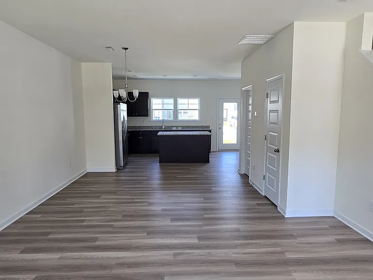 220 Greenpark Rd — Photo 7