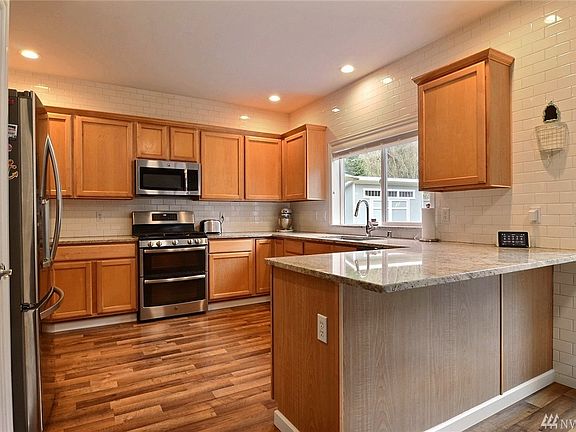 5th image of 13311 13th Ave NW