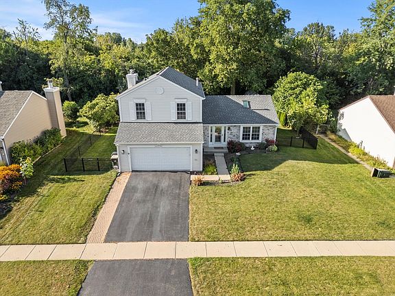 4th image of 30W180 Huntington Dr