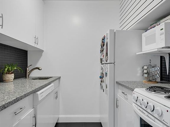 3rd image of 244 Madison Ave APT 12C