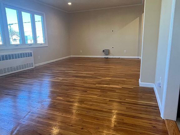 2nd image of 9518 156th Ave