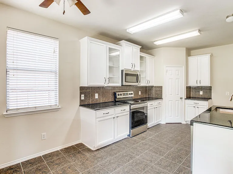 616 Crystal Falls Dr — Photo 9