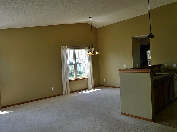 3rd image of 681 Providence Dr