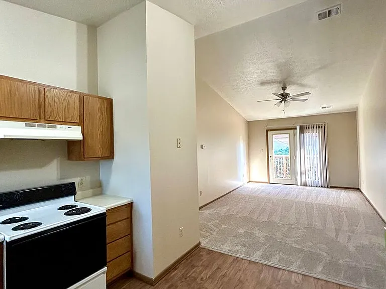 The Gables Apartments — Photo 23