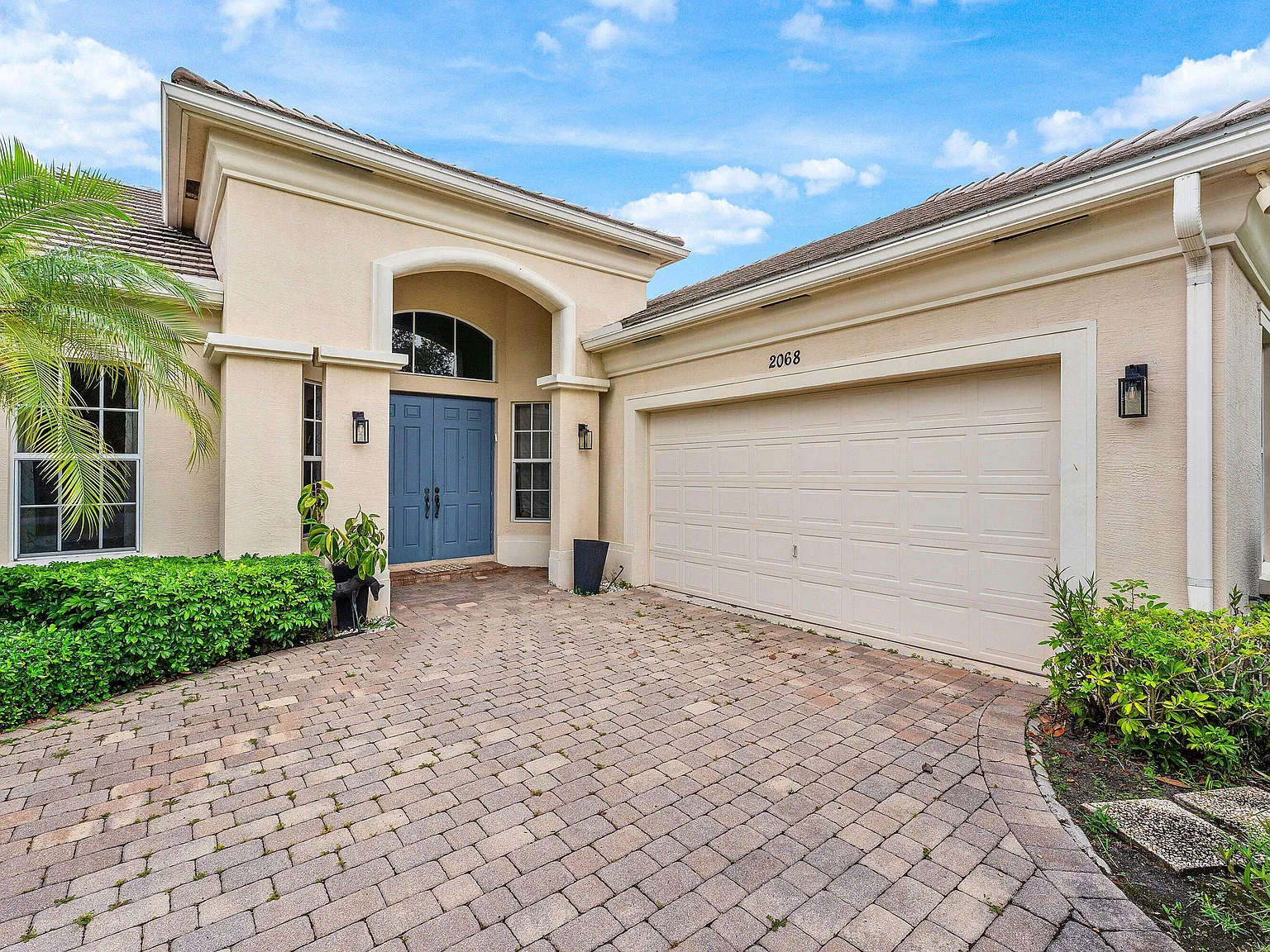 3 bed, 3.0 bath, 2494 sqft, $10,000 — Photo 4