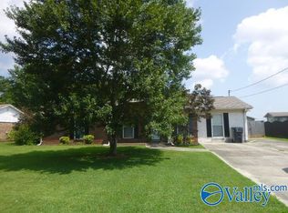 504 Denise Dr SW, Decatur, AL 35603