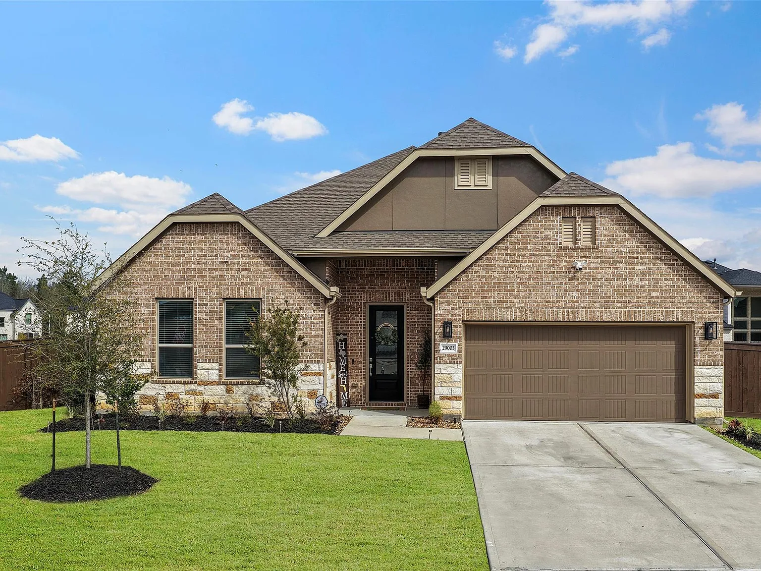 4 bed, 3.0 bath, 2743 sqft, $2,800 — Photo 1
