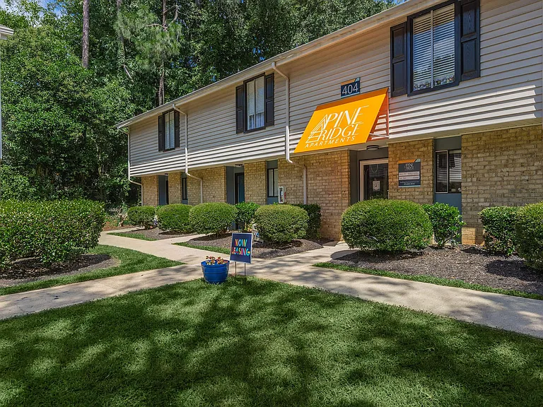 Pine Ridge Apartments — Photo 32