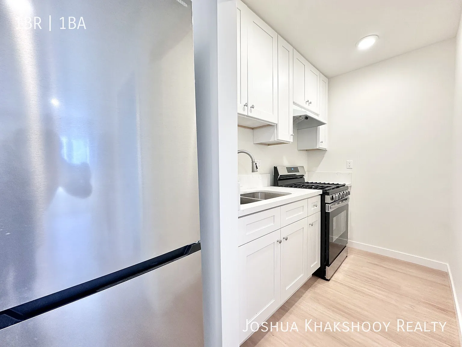 3950 Hillcrest Dr Los Angeles, CA 90008 — Photo 2