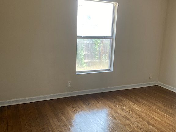 5th image of 246 POLLYDALE AVE