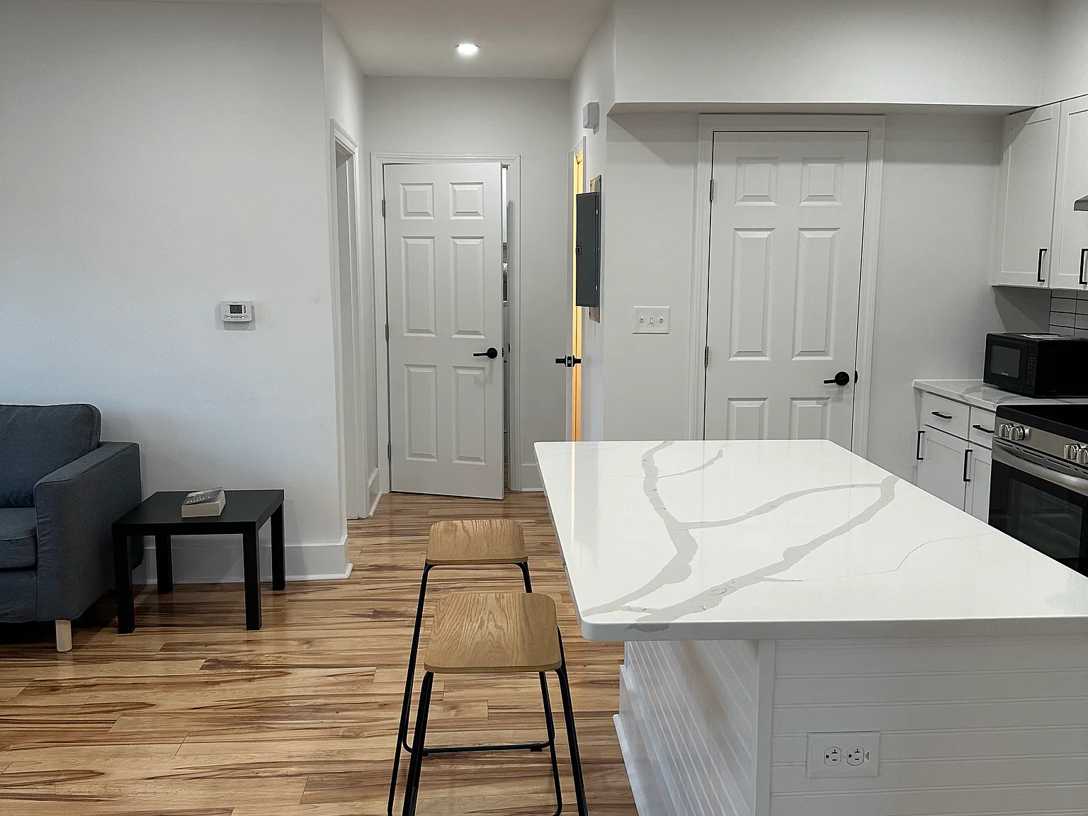 2 bed, 1004 sqft, $2,675 — Photo 3