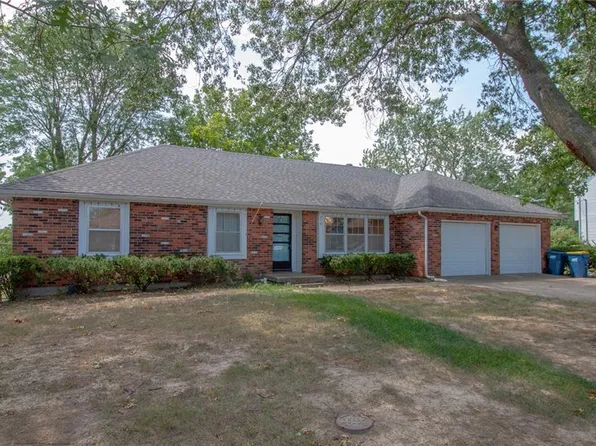 210 Virginia Rd, Excelsior Springs, MO 64024