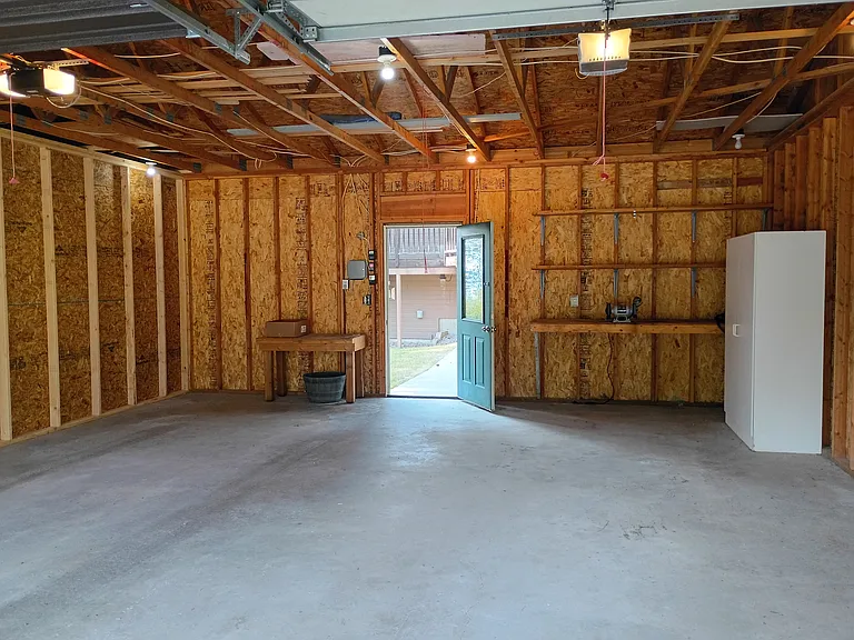 268 Lakeview Dr — Photo 7