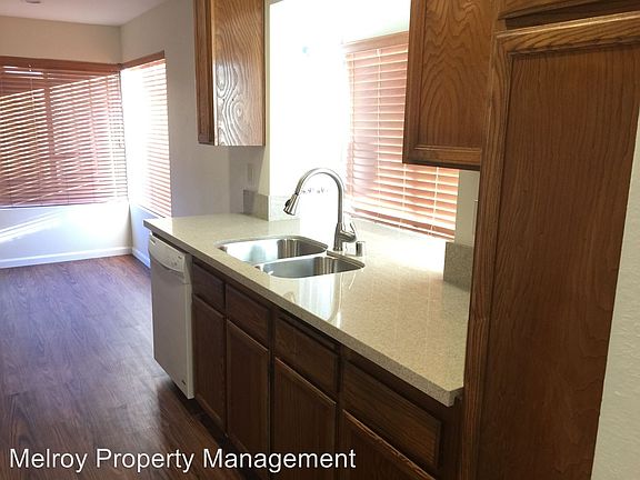 5th image of 2890 Casey St #A